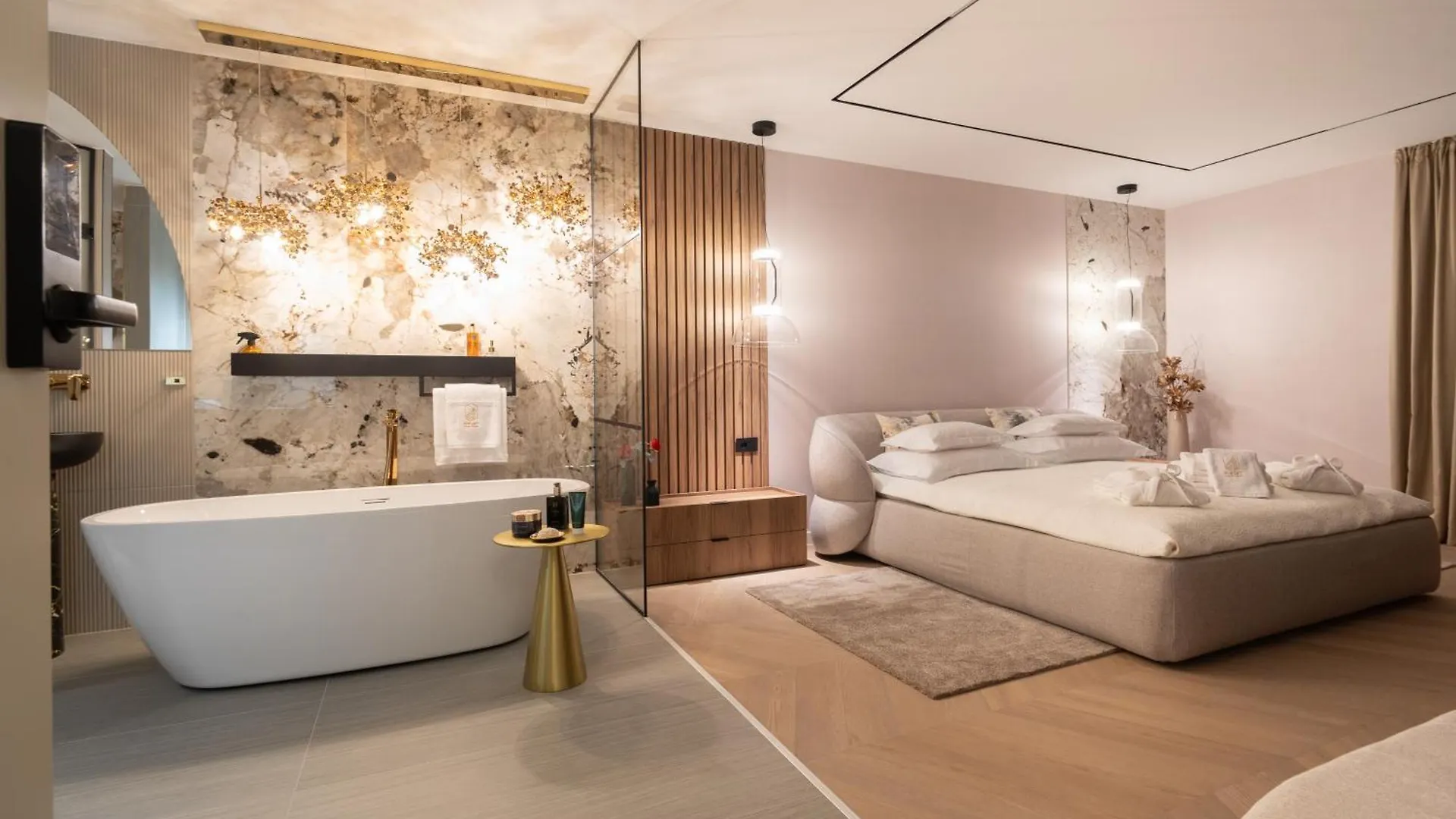 Luxury Rooms - For Gift Zadar 4*,  Croatia